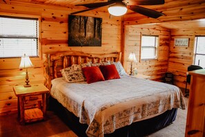 1 camera, una cassaforte in camera, una scrivania, ferro/asse da stiro