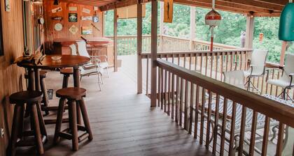 "Our Life" Creekside, Trout Fishing, Fire Pit, Hot Tub, WiFi and more...