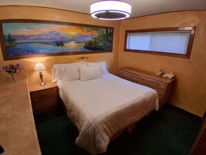 1 bedroom, WiFi, bed sheets - Cozy Couples Suite Su (Zephyr Cove)