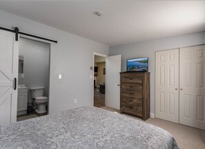 2 Schlafzimmer, Bügeleisen/Bügelbrett, kostenloses WLAN, Bettwäsche