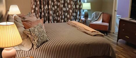 2 chambres, fer et planche à repasser, Wi-Fi gratuit, draps fournis