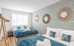 5 bedrooms, desk, iron/ironing board, travel cot