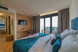 5 bedrooms, in-room safe, desk, free WiFi - Villa Luna- Private Heated Pool (Novalja)
