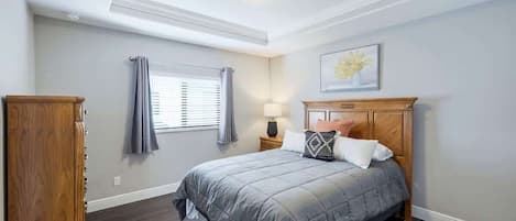 4 habitaciones, tabla de planchar con plancha y cuna de viaje