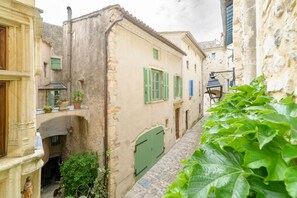 View from property - La Tour des Remparts (Rochemaure)