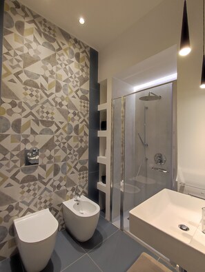 Shower, free toiletries, hair dryer, bidet - Dania Apartment (Taormina)