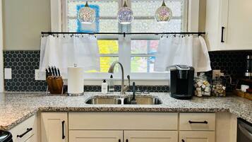 Fridge, oven, stovetop, paper towels