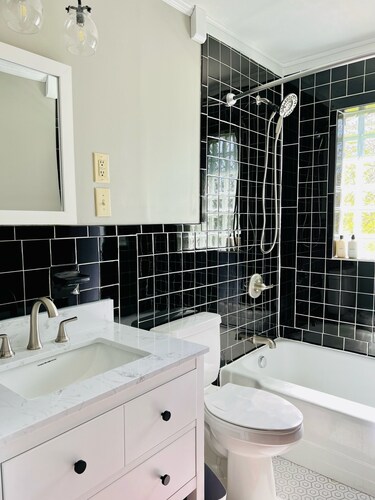 Appaltree Bungalow: Two bedrooms in town