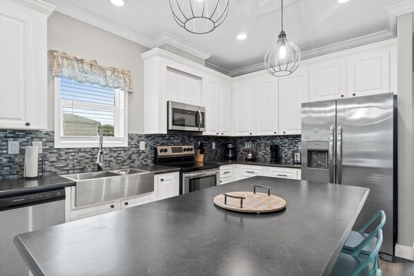 Fridge, microwave, oven, stovetop - Mexico Beach  | Sleeps 9 | 4BR | Grill and Coast (Mexico Beach)