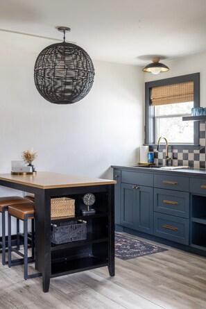 Mikrobølgeovn og kaffetrakter/tekoker