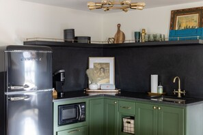 Microwave, coffee/tea maker - Hotel Bebe | Bungalow 1 | Pool+Fire Pit (Round Top)