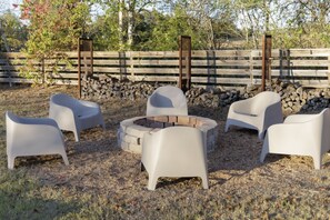 Property grounds - Hotel Bebe | Bungalow 2 | Pool+Fire Pit (Round Top)