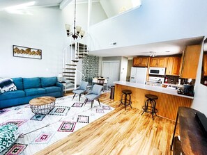 Living area - Sunlit Beach and Golf condo. (Little River)