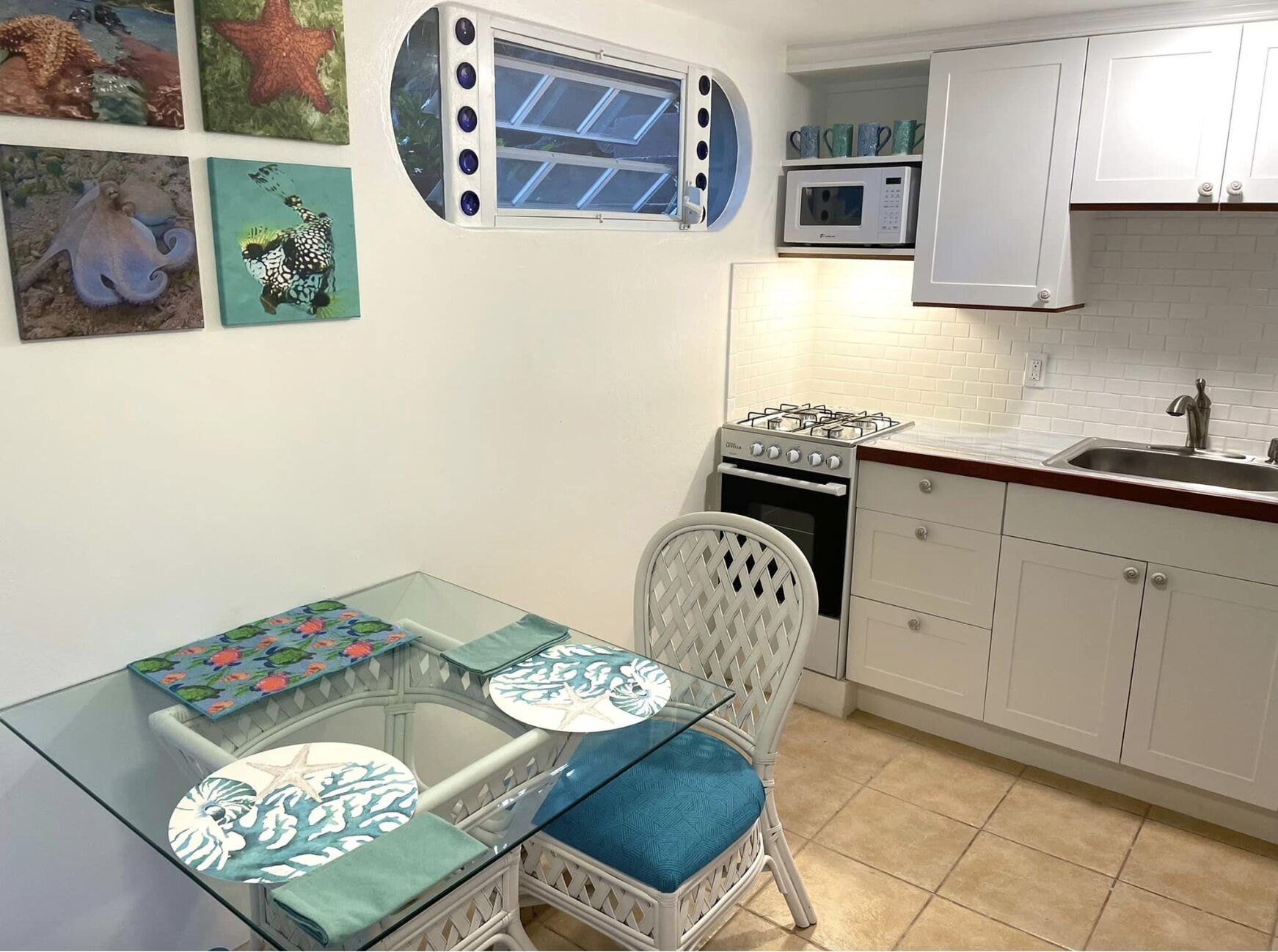 冰箱、微波炉、烤箱、炉灶