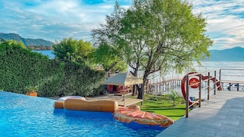 Villa | Pool