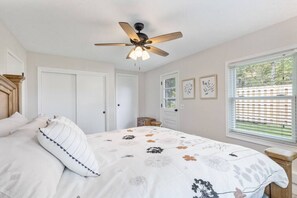 2 Schlafzimmer, Bügeleisen/Bügelbrett, Reisekinderbett, WLAN