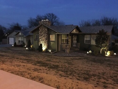 THE GRACEMONT HOME. 15% Discount- Welcome to Tulsa’s Premier Accommodations!