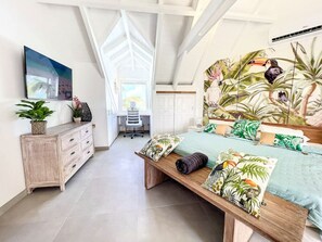 4 bedrooms, desk, iron/ironing board, travel crib