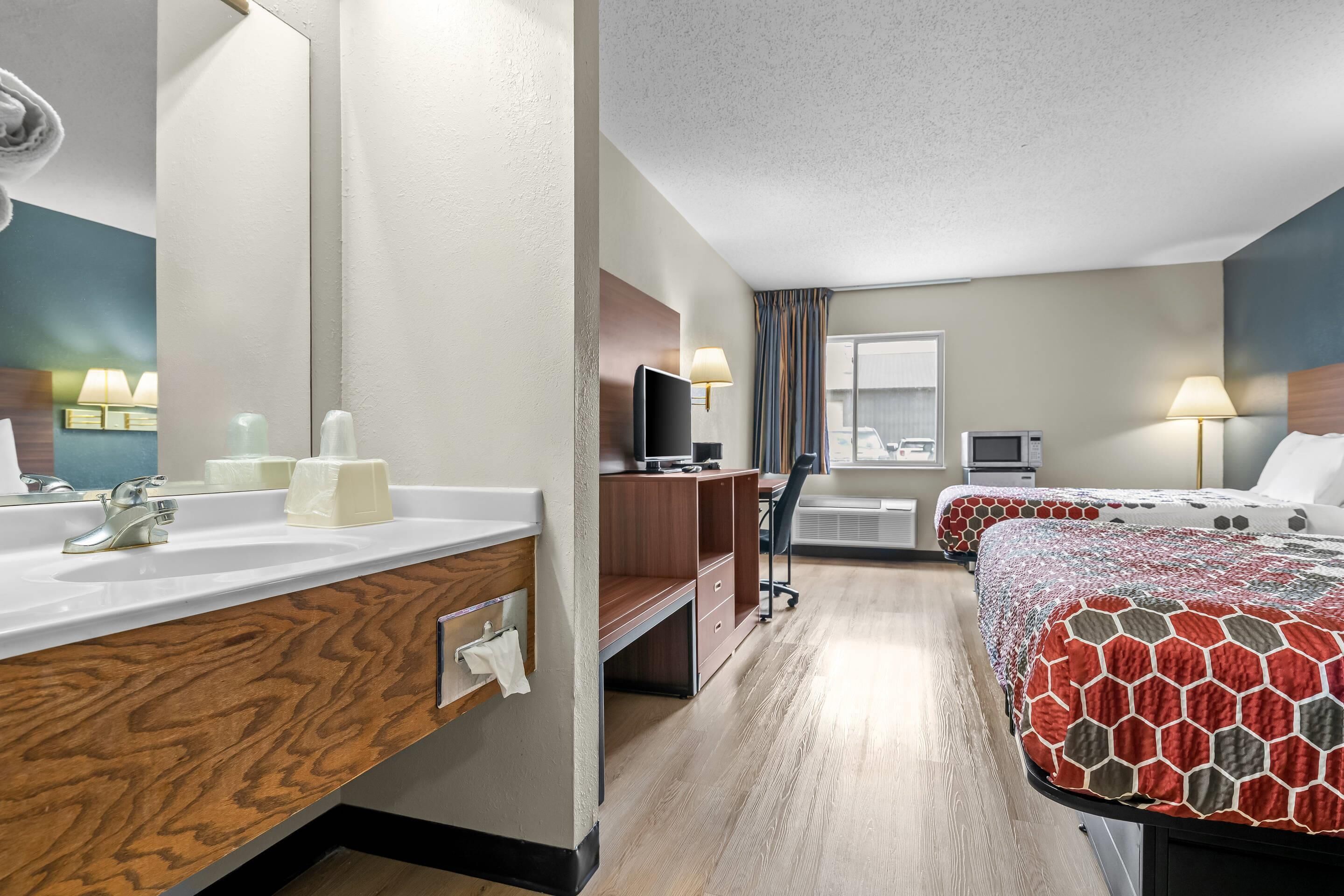 Premium bedding, iron/ironing board, free WiFi, bed sheets