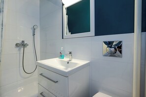 Free WiFi, bed sheets - UNIT MiniStudio Bitwy Warszawskiej (Warsaw)