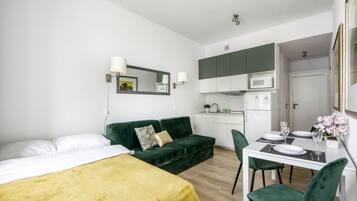 Classic Studio | Free WiFi, bed sheets