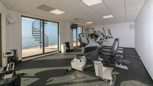 Fitness facility - Direct Oceanfront with private staircase to beach prestigious Islamorada CondoComplex (Islamorada)