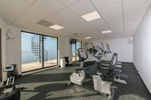 Fitness facility - Direct Oceanfront with private staircase to beach prestigious Islamorada CondoComplex (Islamorada)
