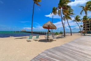 On the beach - This condo is located in one of Islamorada's most prestigious condo complexes. (Islamorada)