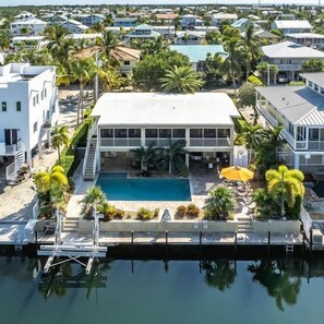 Exterior - Exceptional VENETIAN SHORES home with pool, dock and boat lift. (Islamorada)