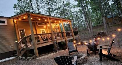 Mountain Abode Tiny House: Your Perfect Getaway Surrounded by Nature