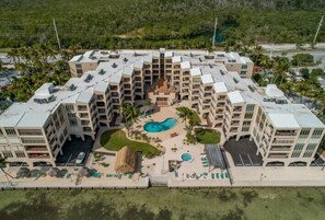 Exterior - Beautiful condo with panoramic views of the Atlantic Ocean. (Islamorada)
