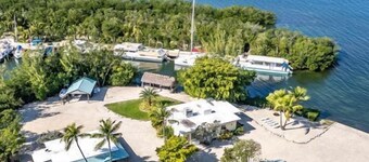 2 houses located on a private peninsula.
