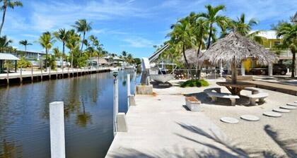 Beautiful 2 bedroom with Boat Slip