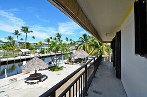 Terrace/patio - Beautiful 2 bedroom with Boat Slip (Islamorada)