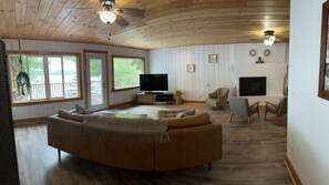 Smart TV y chimenea