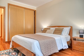 2 Schlafzimmer, Bügeleisen/Bügelbrett, kostenloses WLAN, Bettwäsche