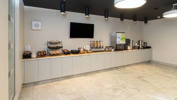 Free daily continental breakfast