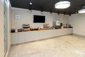 Tägliches inbegriffenes kontinentales Frühstück