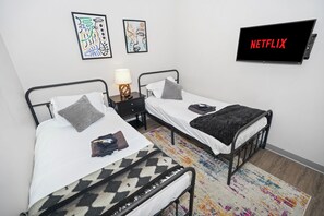 2 bedrooms, iron/ironing board, travel cot, free WiFi