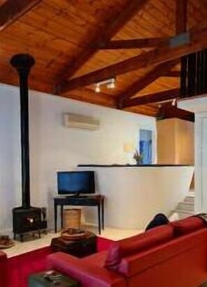 Interior - Intermission at Queenscliff (Queenscliff)