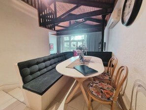 Dining - Intermission at Queenscliff (Queenscliff)