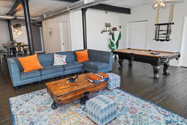 智能电视、书、打印机