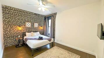 5 bedrooms, iron/ironing board, travel crib, free WiFi