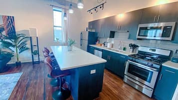 Fridge, microwave, oven, stovetop