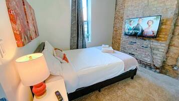 3 bedrooms, iron/ironing board, travel crib, free WiFi