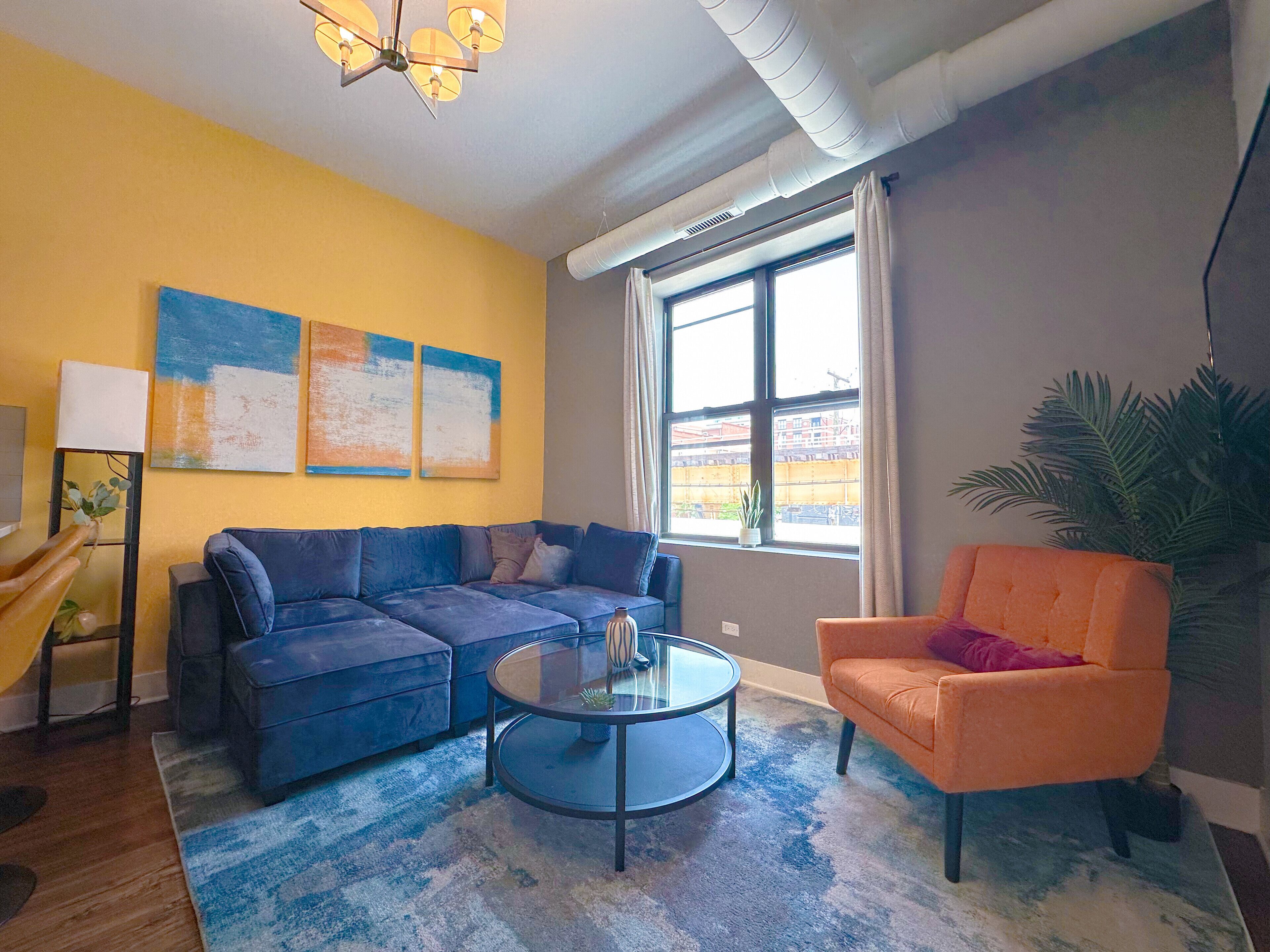 Smart TV, libros y impresora 