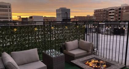 Luxury 3BR Suite with Patio Skyline Near McCormick Place & Soldier Field