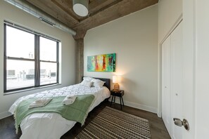 2 bedrooms, iron/ironing board, travel cot, free WiFi