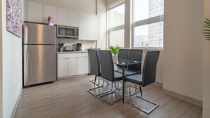 Kaffetrakter/tekoker, kjøleskap, mikrobølgeovn og ovn