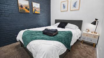 2 bedrooms, iron/ironing board, travel cot, free WiFi